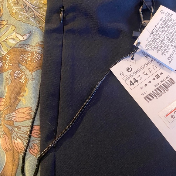 Zara Black Dress Pants with Tapered Leg - Picture 8 of 9